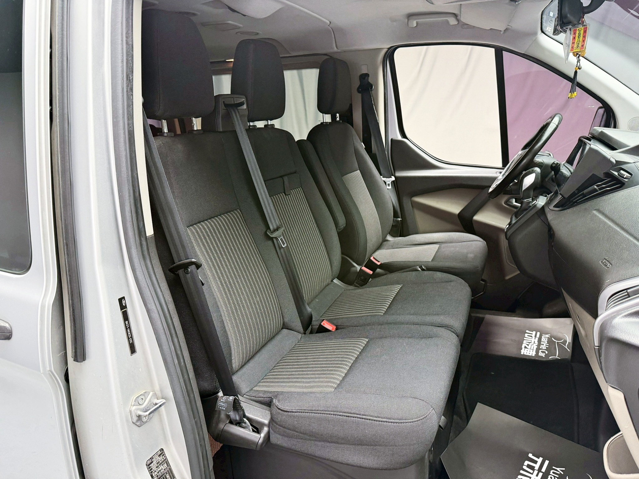 全台到府賞車 2017 Ford Tourneo Custom 九人座尊爵型 (福祉車)『小李經理』元禾國際車業/中古車/促銷中  第12張相片