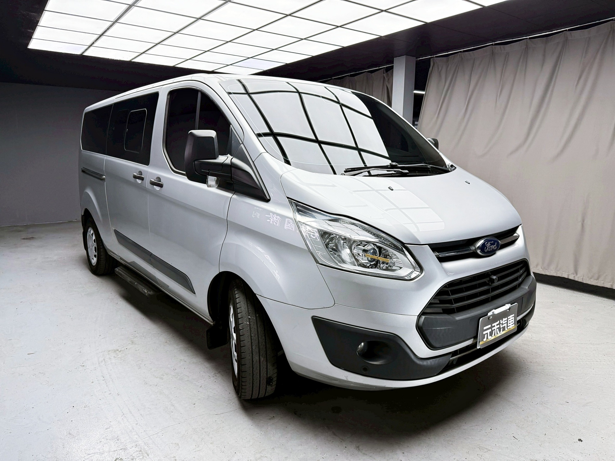 全台到府賞車 2017 Ford Tourneo Custom 九人座尊爵型 (福祉車)『小李經理』元禾國際車業/中古車/促銷中  第17張相片
