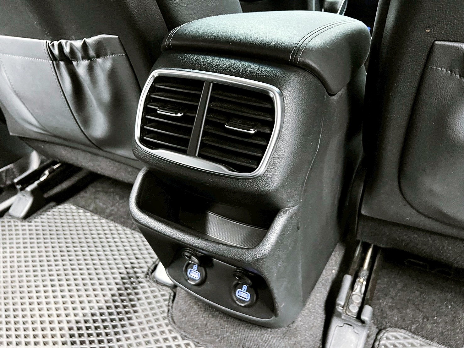 全台到府賞車 2020 Hyundai SantaFe 七人座旗艦版『小李經理』元禾國際車業/中古車/促銷中  第12張相片