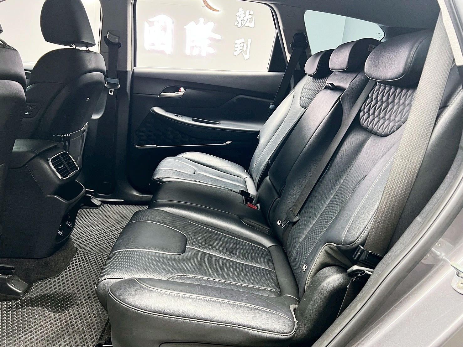 全台到府賞車 2020 Hyundai SantaFe 七人座旗艦版『小李經理』元禾國際車業/中古車/促銷中  第14張相片