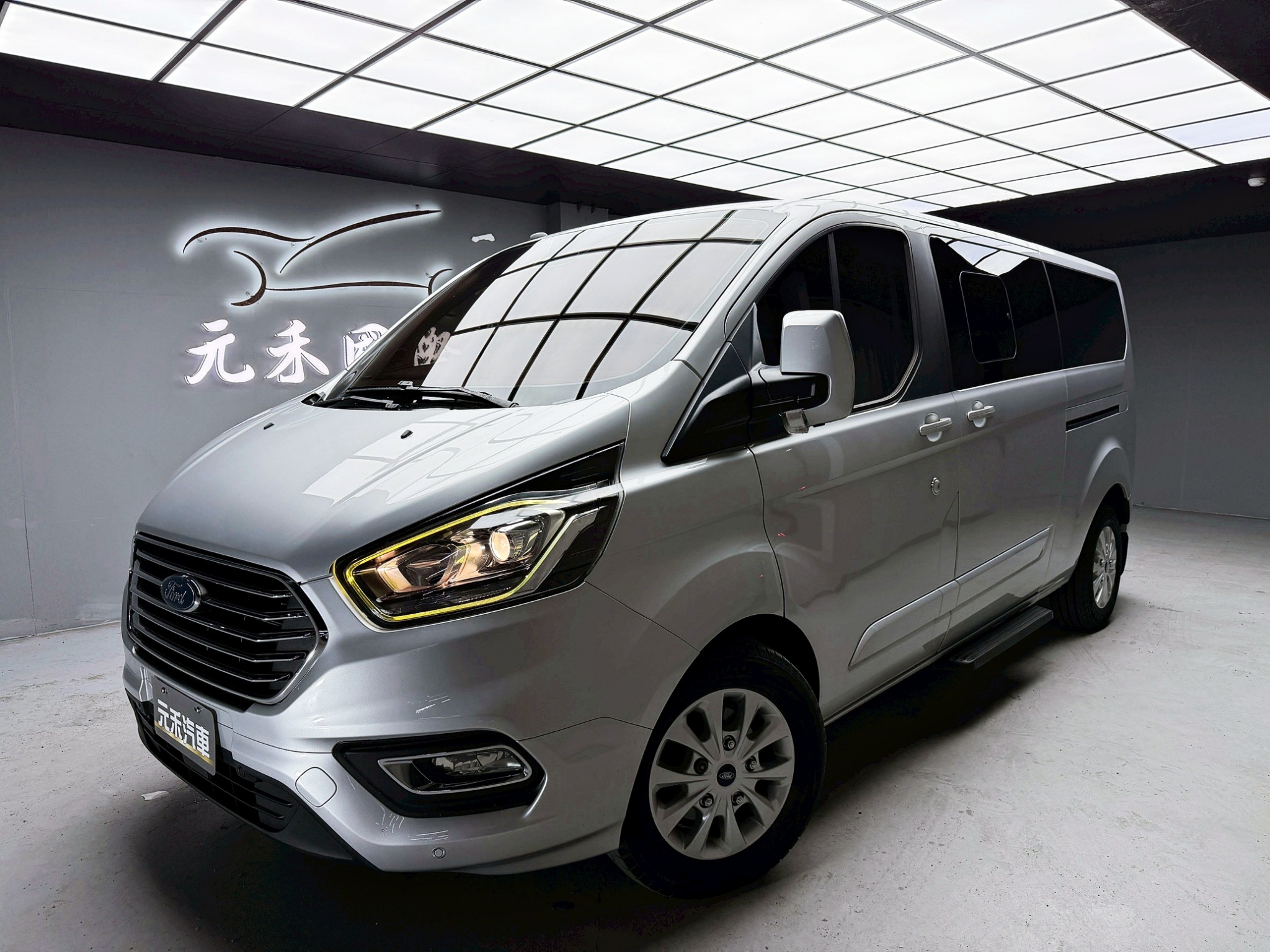 全台到府賞車 2018/19 Ford Tourneo Custom 八人座長軸豪華型『小李經理』元禾國際車業/中古車/促銷中  第1張相片