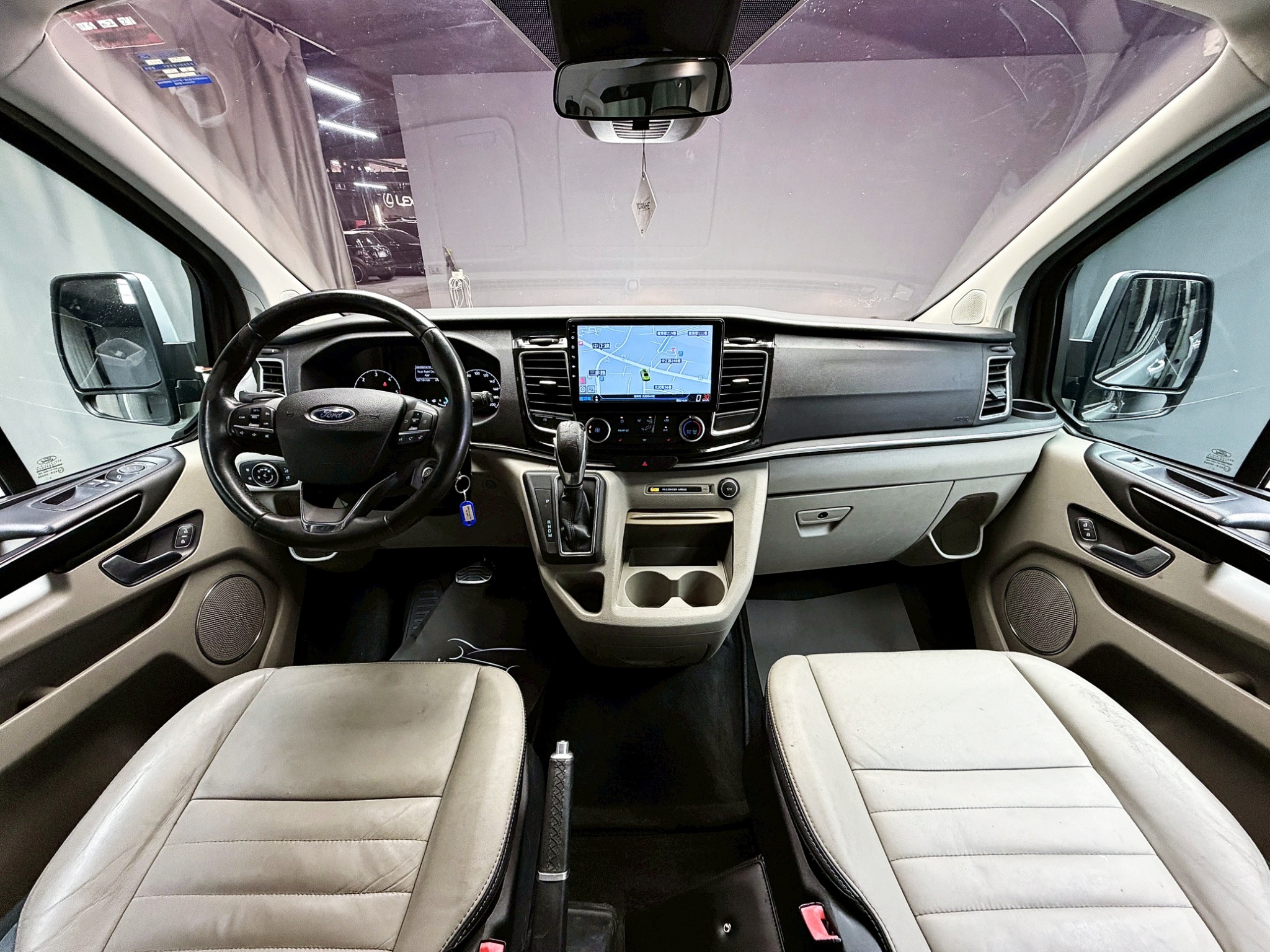 全台到府賞車 2018/19 Ford Tourneo Custom 八人座長軸豪華型『小李經理』元禾國際車業/中古車/促銷中  第8張相片