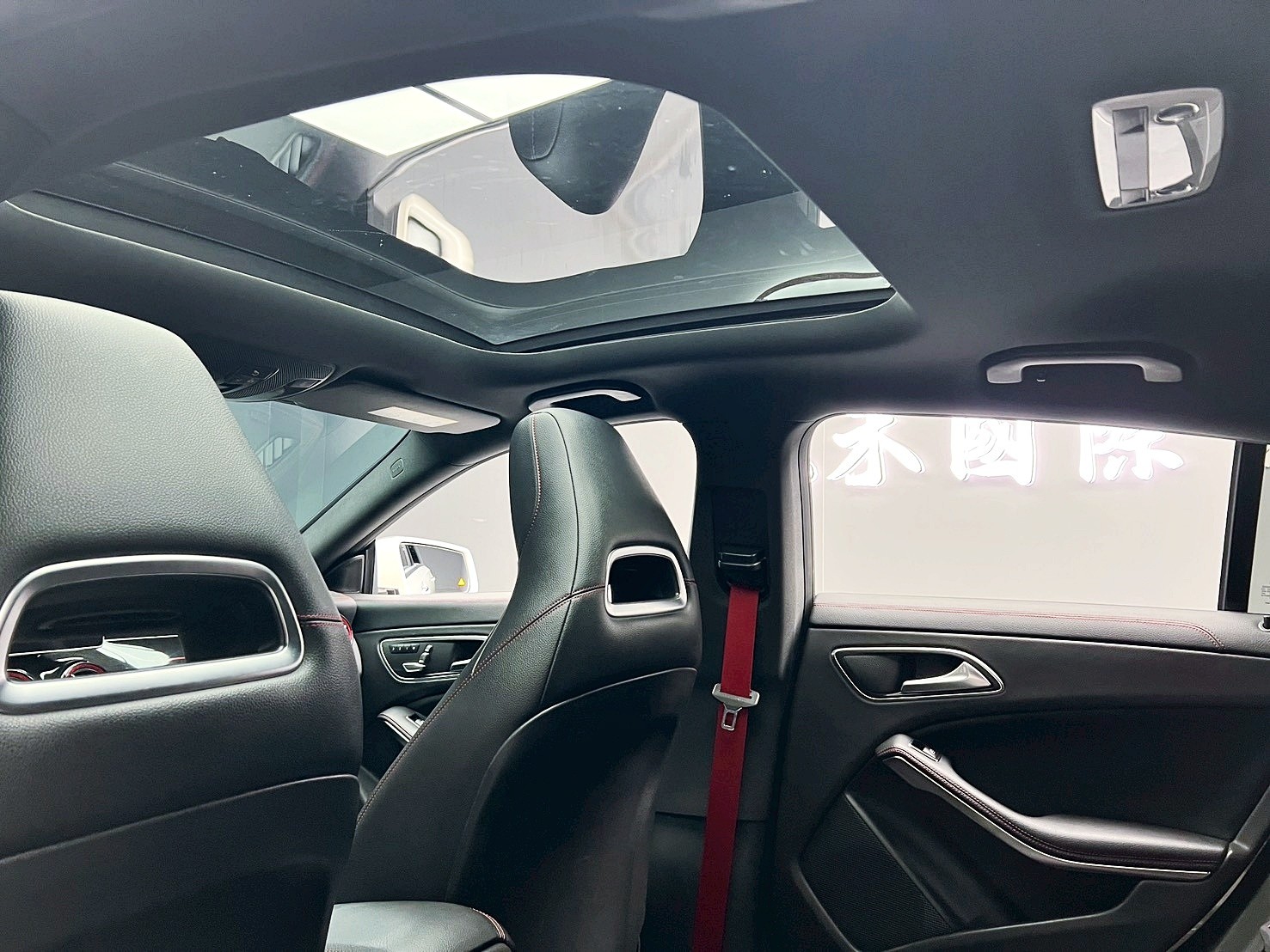 全台到府賞車 2018 Benz CLA45 Shooting Brake AMG 4MATIC W177型『小李經理』元禾國際車業/中古車/促銷中  第14張相片