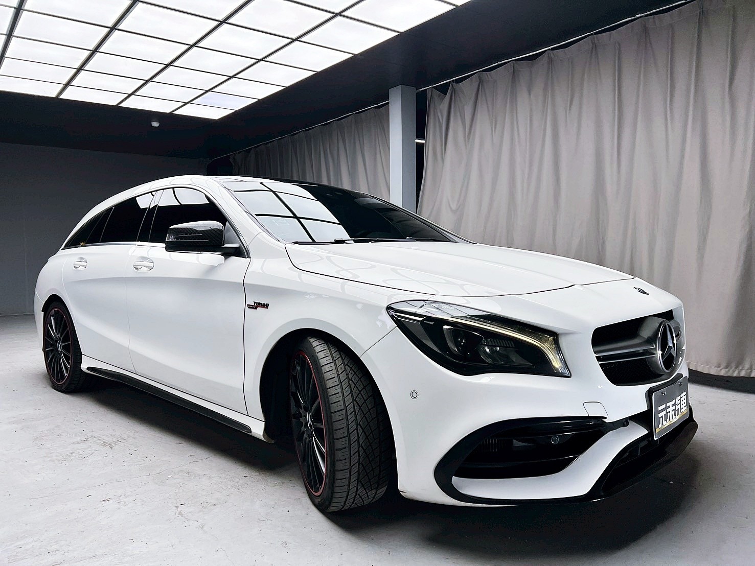 全台到府賞車 2018 Benz CLA45 Shooting Brake AMG 4MATIC W177型『小李經理』元禾國際車業/中古車/促銷中  第19張相片