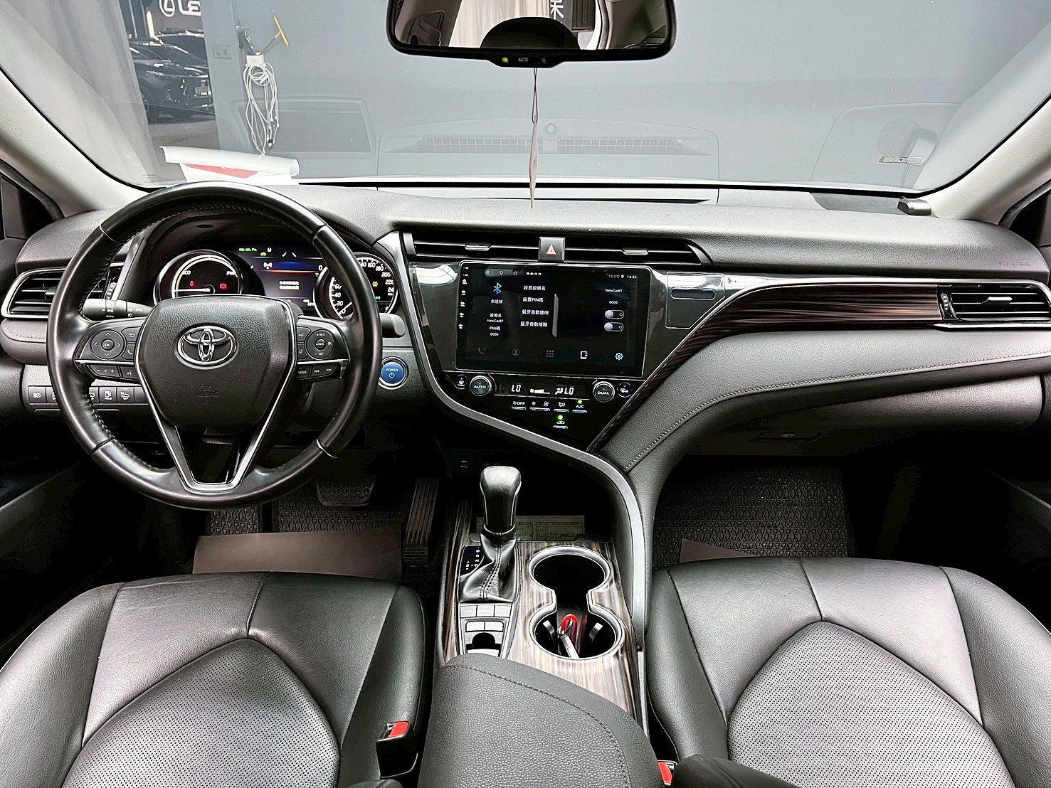 全台到府賞車 2020 Toyota Camry Hybrid 尊爵版『小李經理』元禾國際車業/中古車/促銷中  第9張相片
