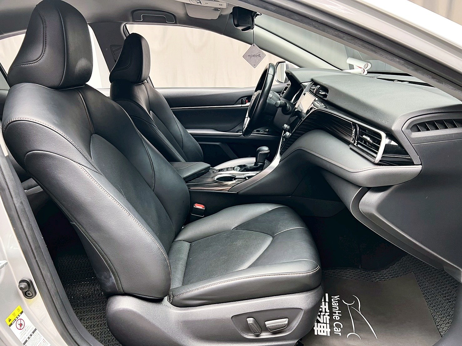 全台到府賞車 2020 Toyota Camry Hybrid 尊爵版『小李經理』元禾國際車業/中古車/促銷中  第10張相片