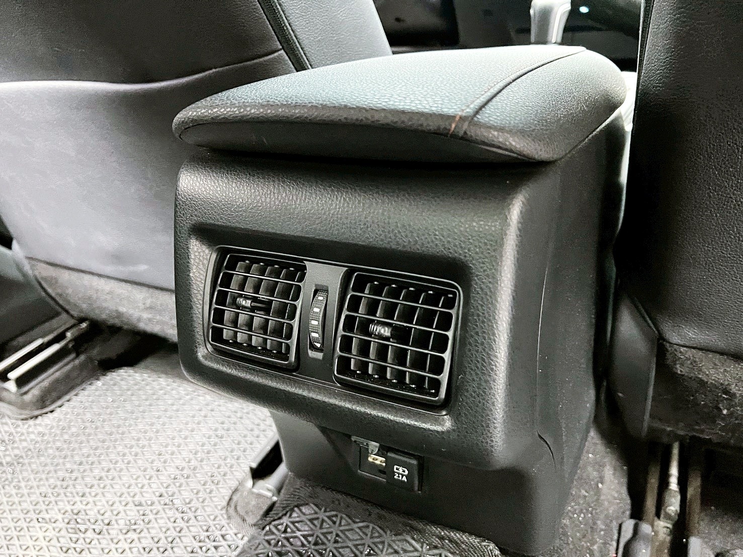 全台到府賞車 2020 Toyota Camry Hybrid 尊爵版『小李經理』元禾國際車業/中古車/促銷中  第11張相片