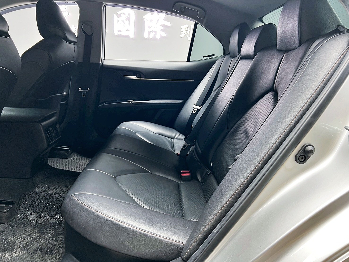 全台到府賞車 2020 Toyota Camry Hybrid 尊爵版『小李經理』元禾國際車業/中古車/促銷中  第13張相片