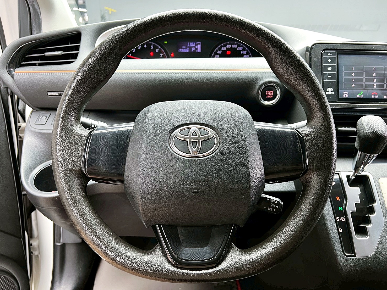 全台到府賞車 2018 Toyota Sienta 7人座豪華版『小李經理』元禾國際車業/中古車/促銷中  第5張相片