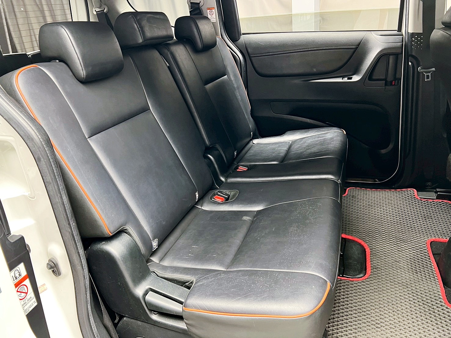 全台到府賞車 2018 Toyota Sienta 7人座豪華版『小李經理』元禾國際車業/中古車/促銷中  第10張相片