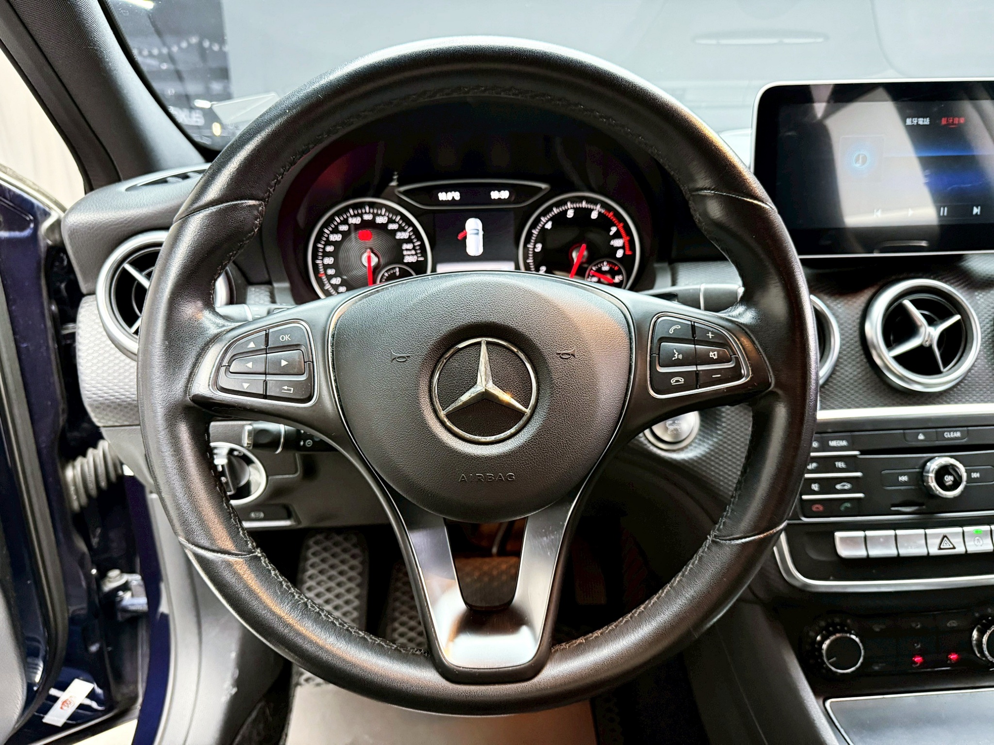 全台到府賞車 2017 Benz A180 W176型『小李經理』元禾國際車業/中古車/促銷中  第8張相片