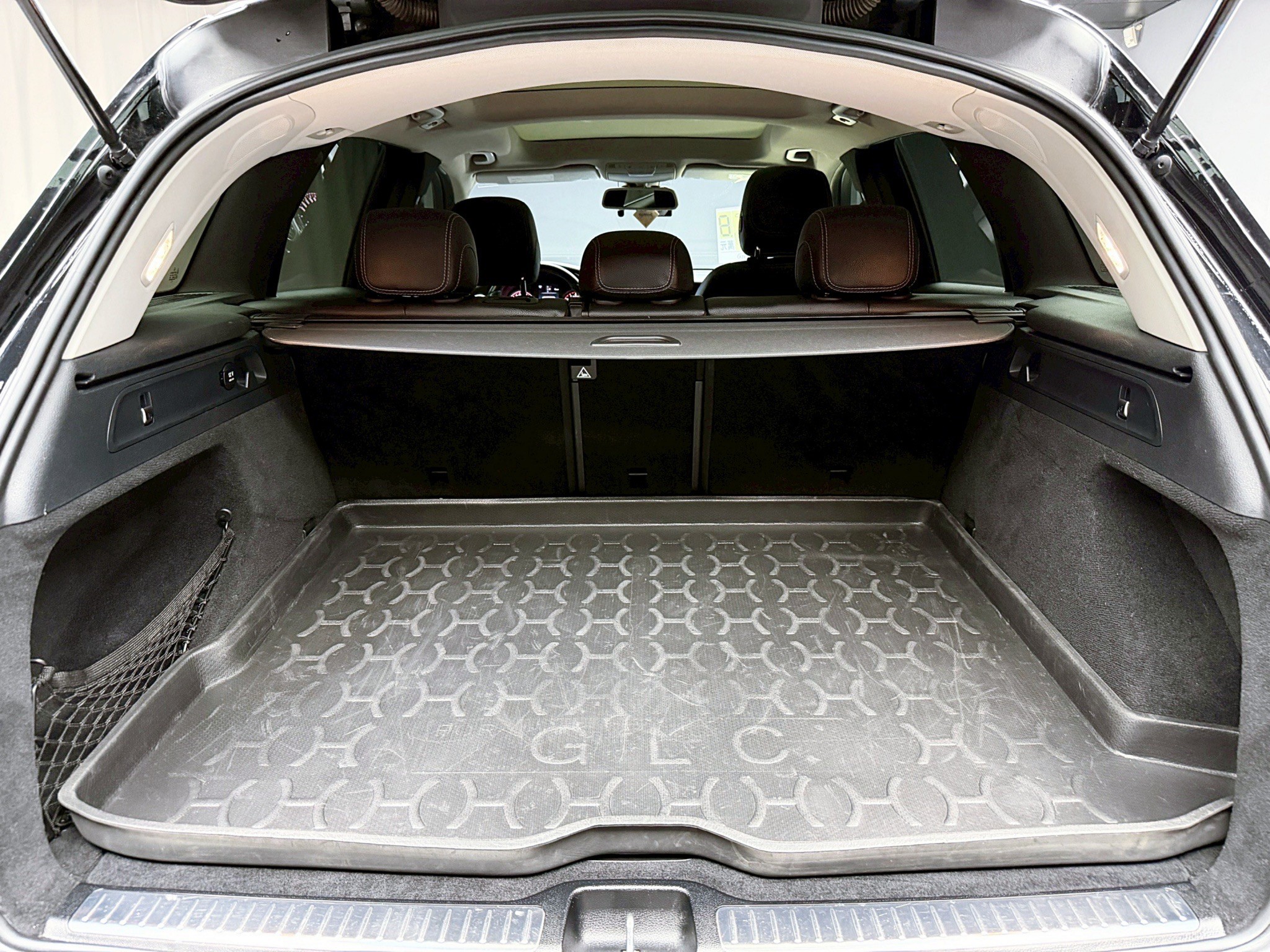 全台到府賞車 2016 Benz GLC300 AMG X253型『小李經理』元禾國際車業/中古車/促銷中  第17張相片