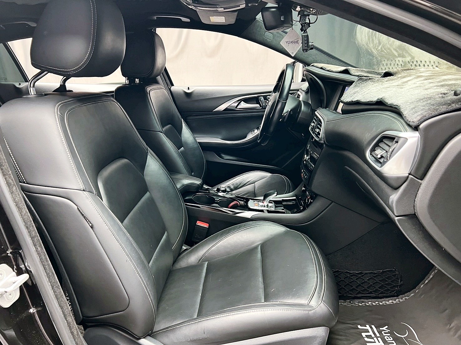 全台到府賞車 2016/17 Infiniti Q30 風尚版『小李經理』元禾國際車業/中古車/促銷中  第10張相片