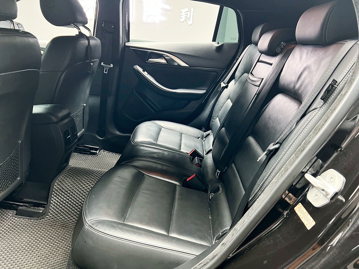 全台到府賞車 2016/17 Infiniti Q30 風尚版『小李經理』元禾國際車業/中古車/促銷中  第13張相片