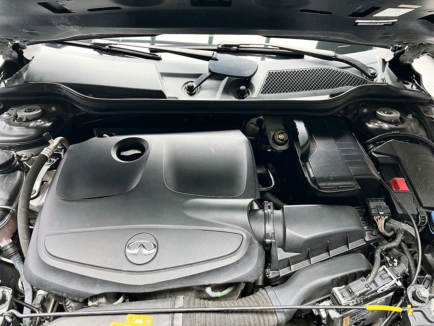 全台到府賞車 2016/17 Infiniti Q30 風尚版『小李經理』元禾國際車業/中古車/促銷中  第16張相片