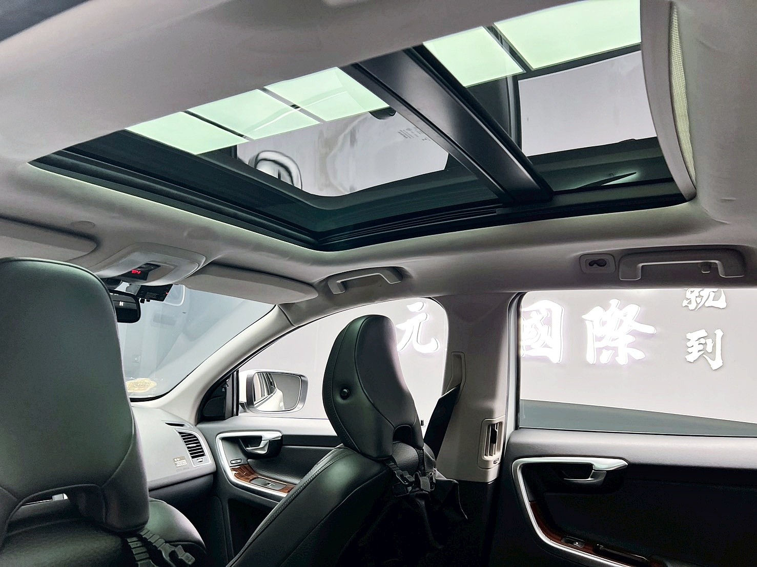 全台到府賞車 2013/14 Volvo XC60 T5 旗艦版『小李經理』元禾國際車業/中古車/促銷中  第12張相片