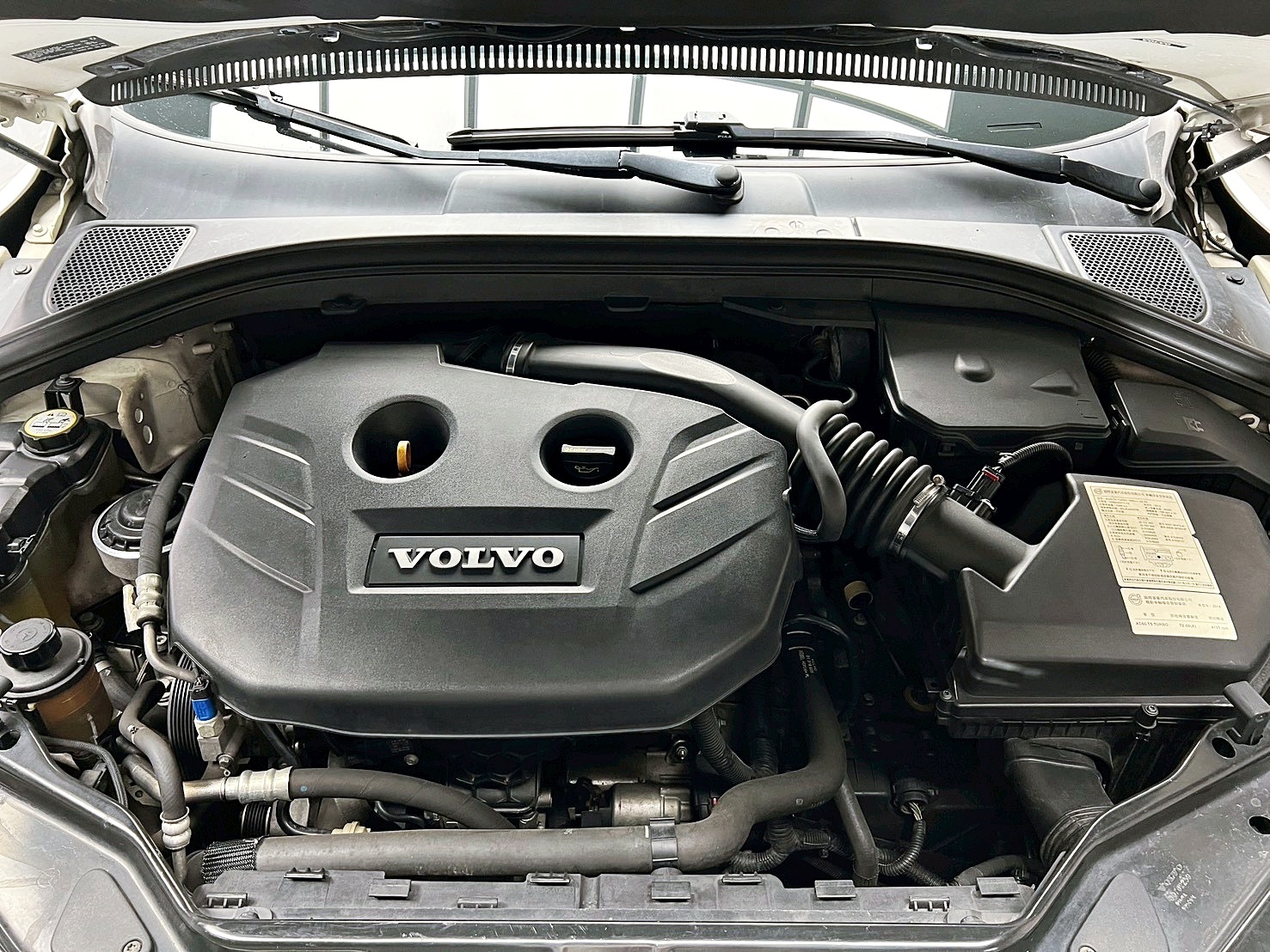 全台到府賞車 2013/14 Volvo XC60 T5 旗艦版『小李經理』元禾國際車業/中古車/促銷中  第16張相片