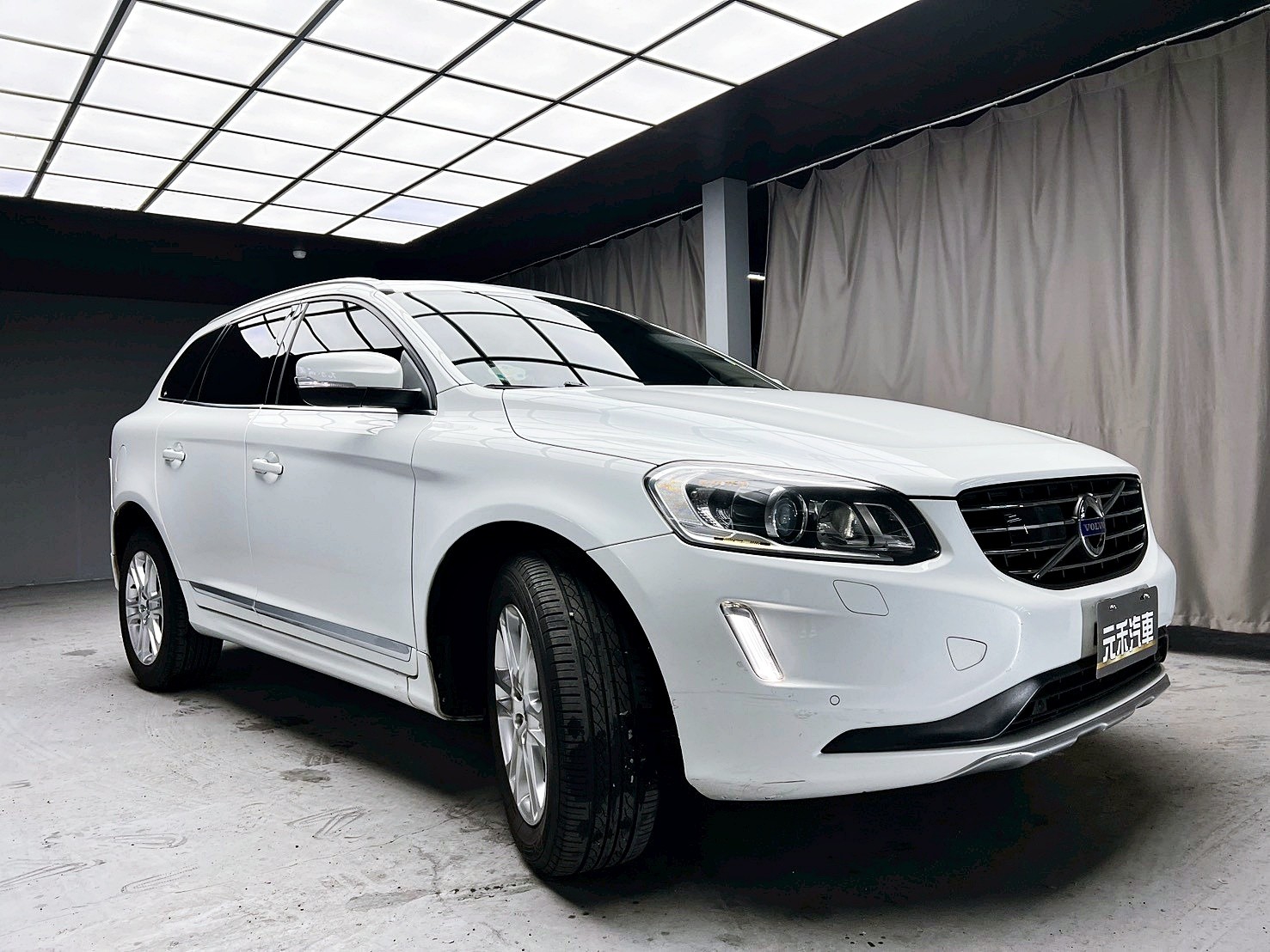 全台到府賞車 2013/14 Volvo XC60 T5 旗艦版『小李經理』元禾國際車業/中古車/促銷中  第19張相片