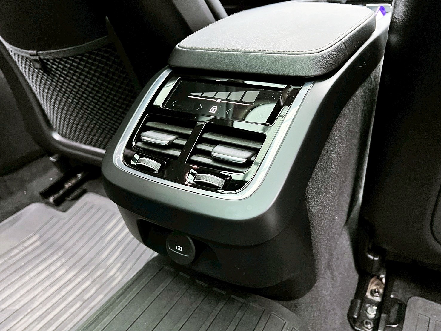 全台到府賞車 2021 Volvo V90 Cross Country B5 Momentum『小李經理』元禾國際車業/中古車/促銷中  第11張相片