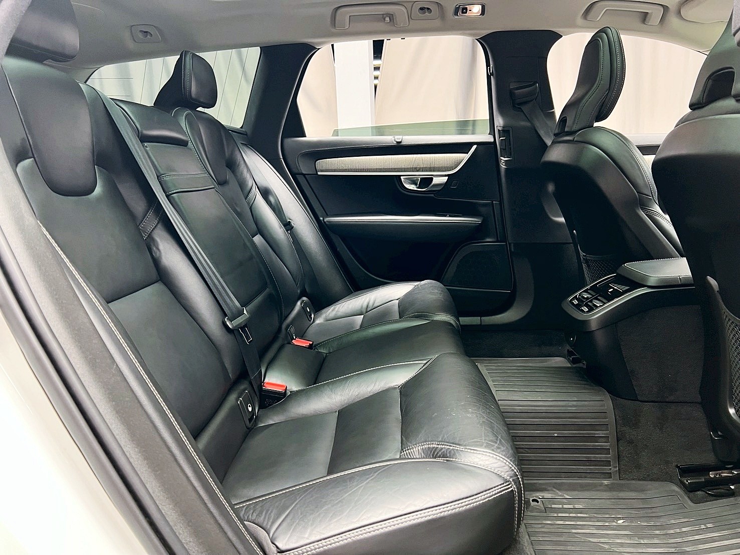 全台到府賞車 2021 Volvo V90 Cross Country B5 Momentum『小李經理』元禾國際車業/中古車/促銷中  第12張相片