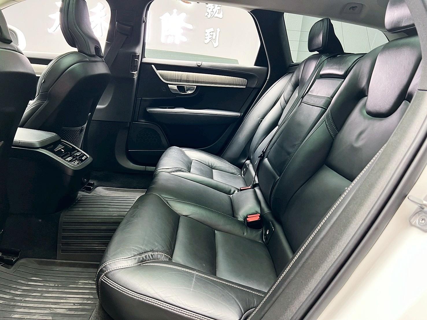 全台到府賞車 2021 Volvo V90 Cross Country B5 Momentum『小李經理』元禾國際車業/中古車/促銷中  第14張相片