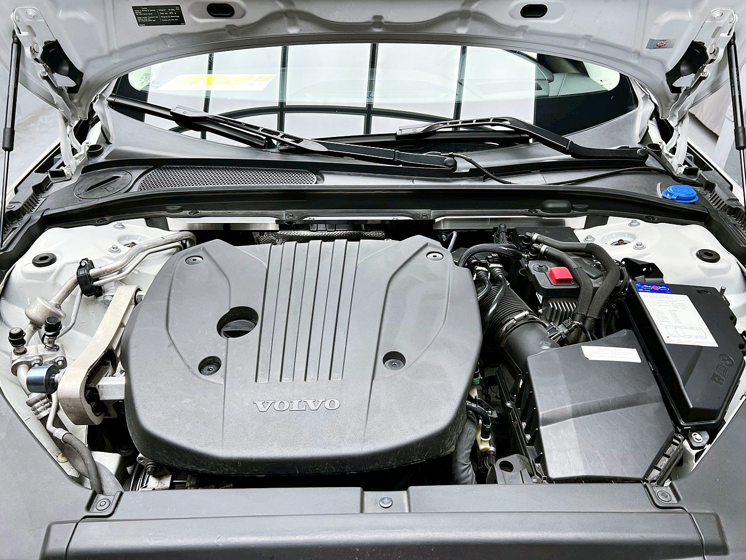 全台到府賞車 2021 Volvo V90 Cross Country B5 Momentum『小李經理』元禾國際車業/中古車/促銷中  第16張相片