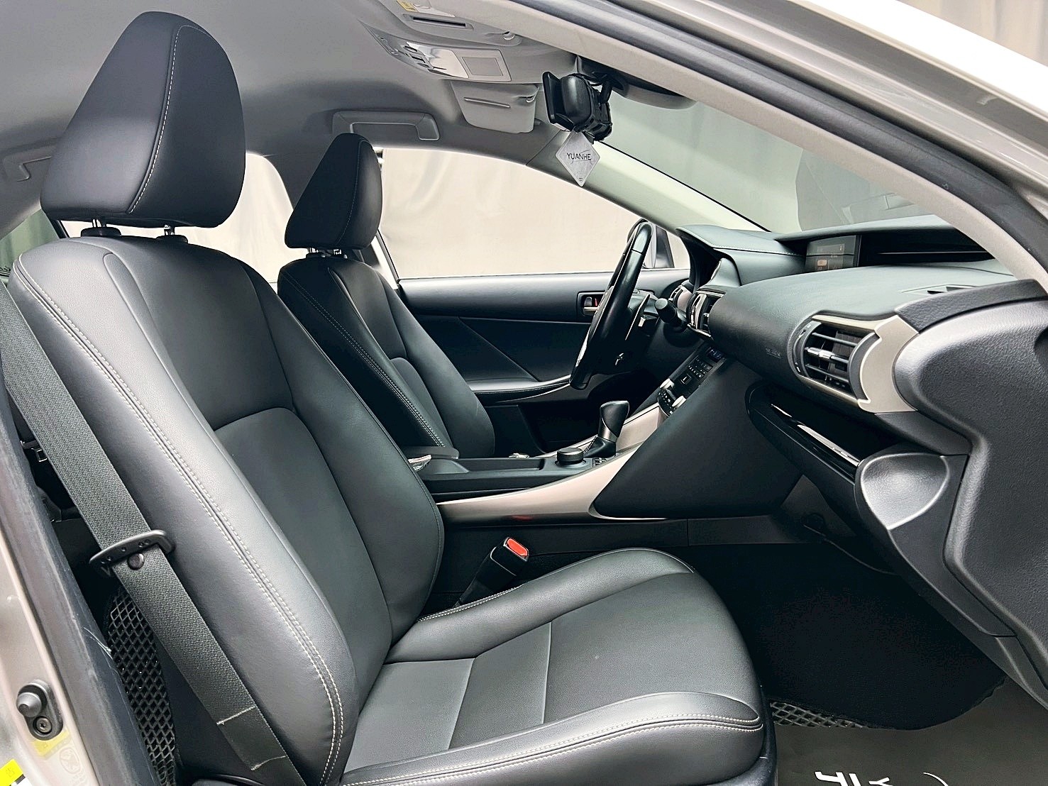 全台到府賞車 2017 Lexus IS200t 豪華版『小李經理』元禾國際車業/中古車/促銷中  第10張相片