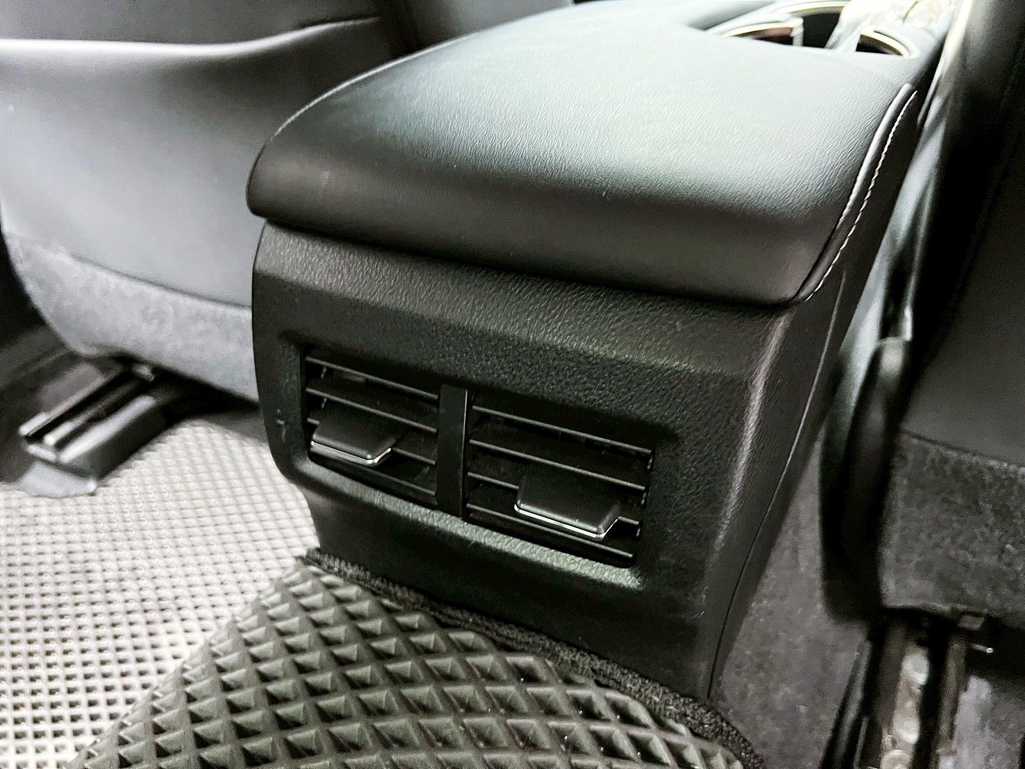 全台到府賞車 2017 Lexus IS200t 豪華版『小李經理』元禾國際車業/中古車/促銷中  第11張相片