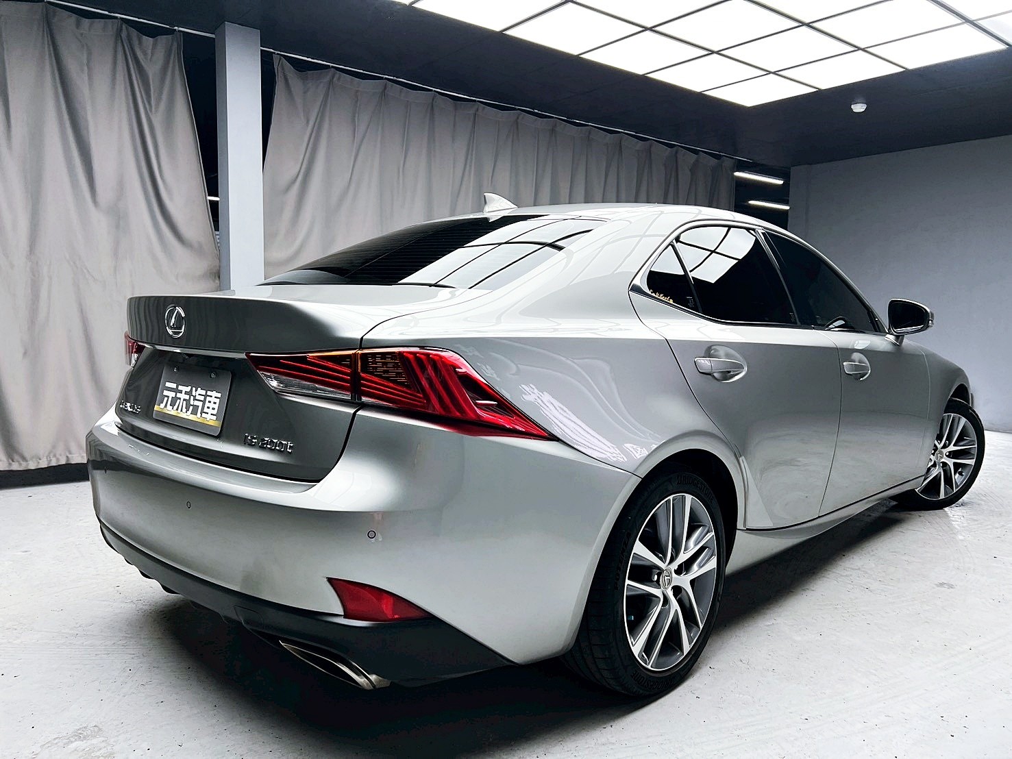 全台到府賞車 2017 Lexus IS200t 豪華版『小李經理』元禾國際車業/中古車/促銷中  第18張相片