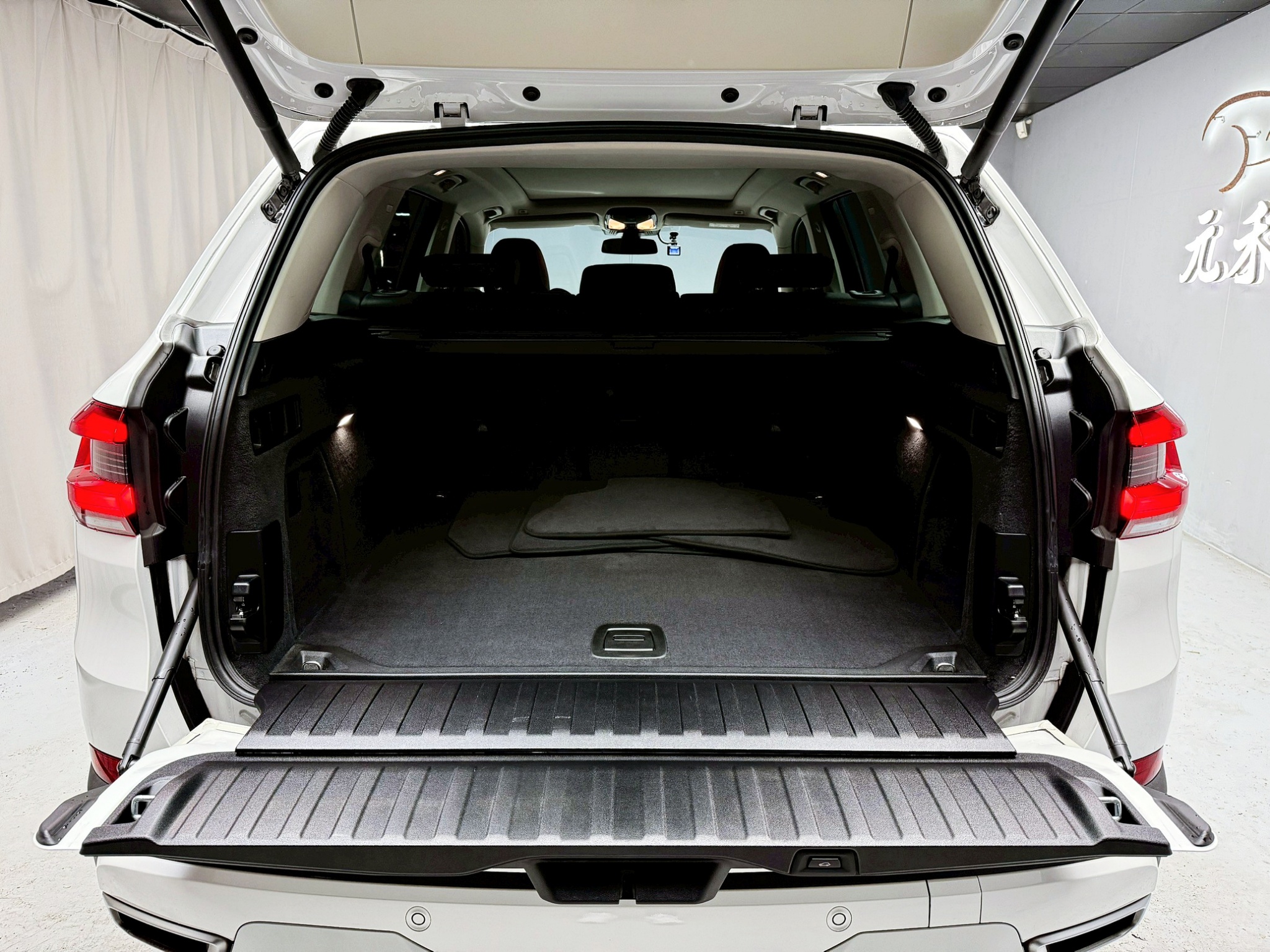 全台到府賞車 2020 BMW X5 xDrive40i 旗艦版『小李經理』元禾國際車業/中古車/促銷中  第17張相片