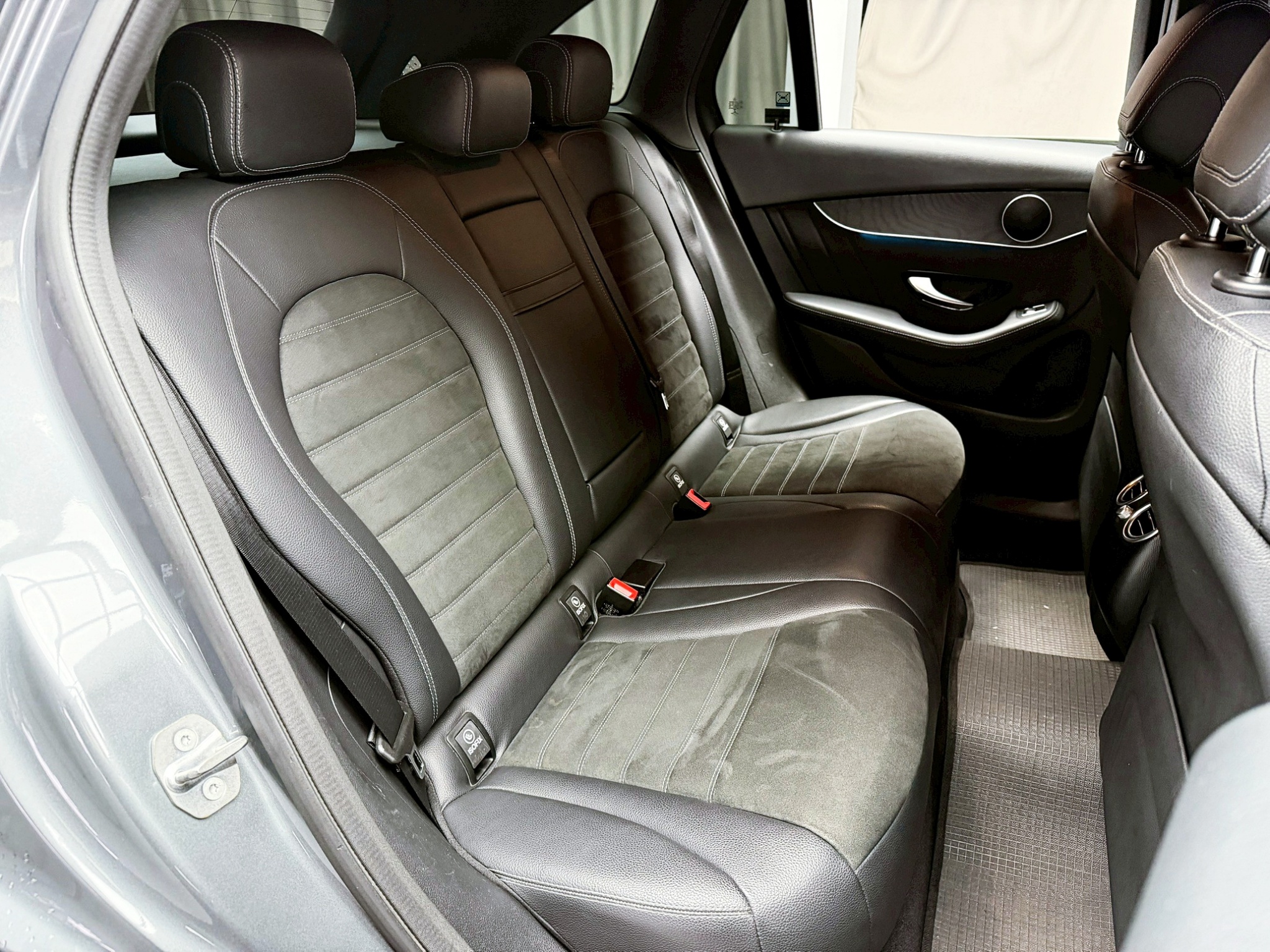 全台到府賞車 2019 Benz GLC300 4MATIC X253型『小李經理』元禾國際車業/中古車/促銷中  第11張相片