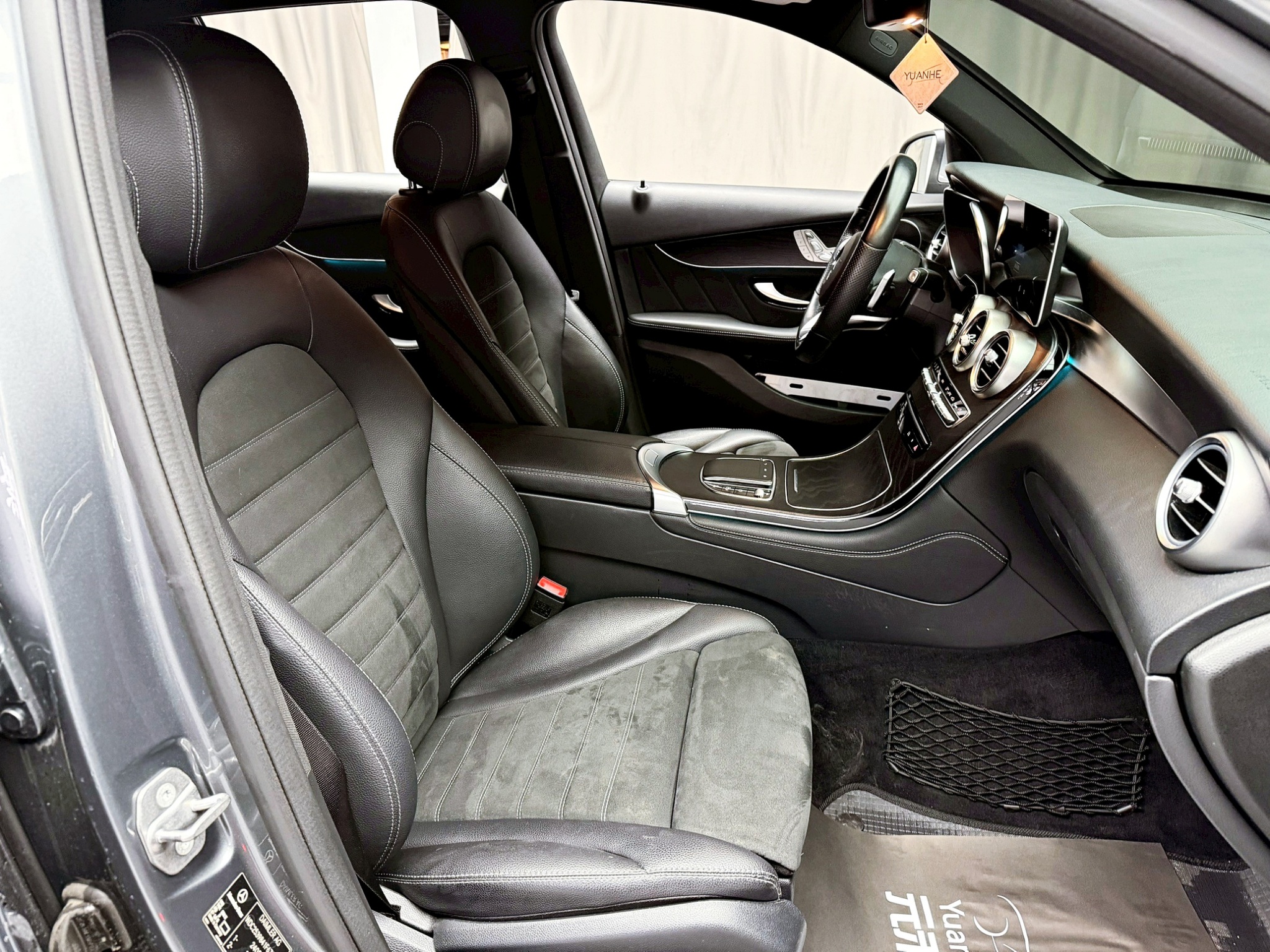 全台到府賞車 2019 Benz GLC300 4MATIC X253型『小李經理』元禾國際車業/中古車/促銷中  第12張相片