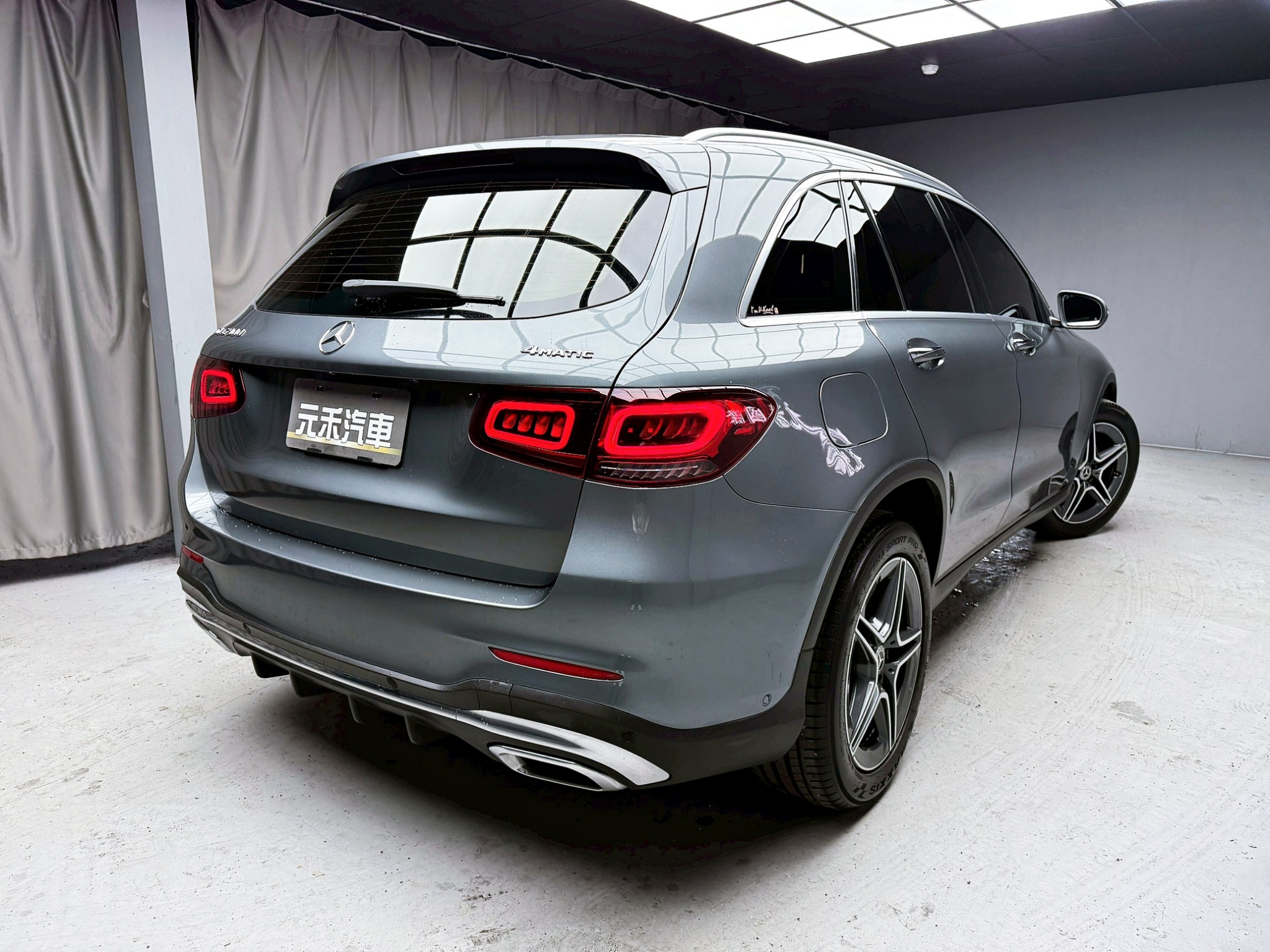 全台到府賞車 2019 Benz GLC300 4MATIC X253型『小李經理』元禾國際車業/中古車/促銷中  第16張相片