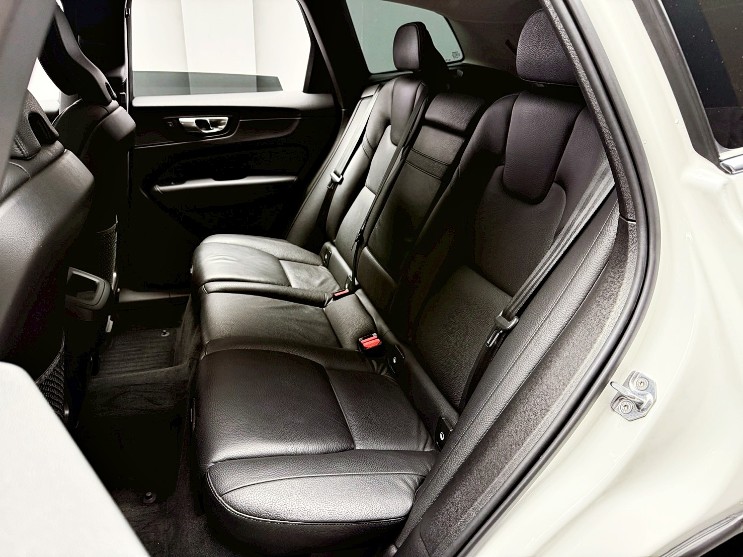 全台到府賞車 2020 Volvo XC60 B5 Momentum AWD『小李經理』元禾國際車業/中古車/促銷中  第13張相片