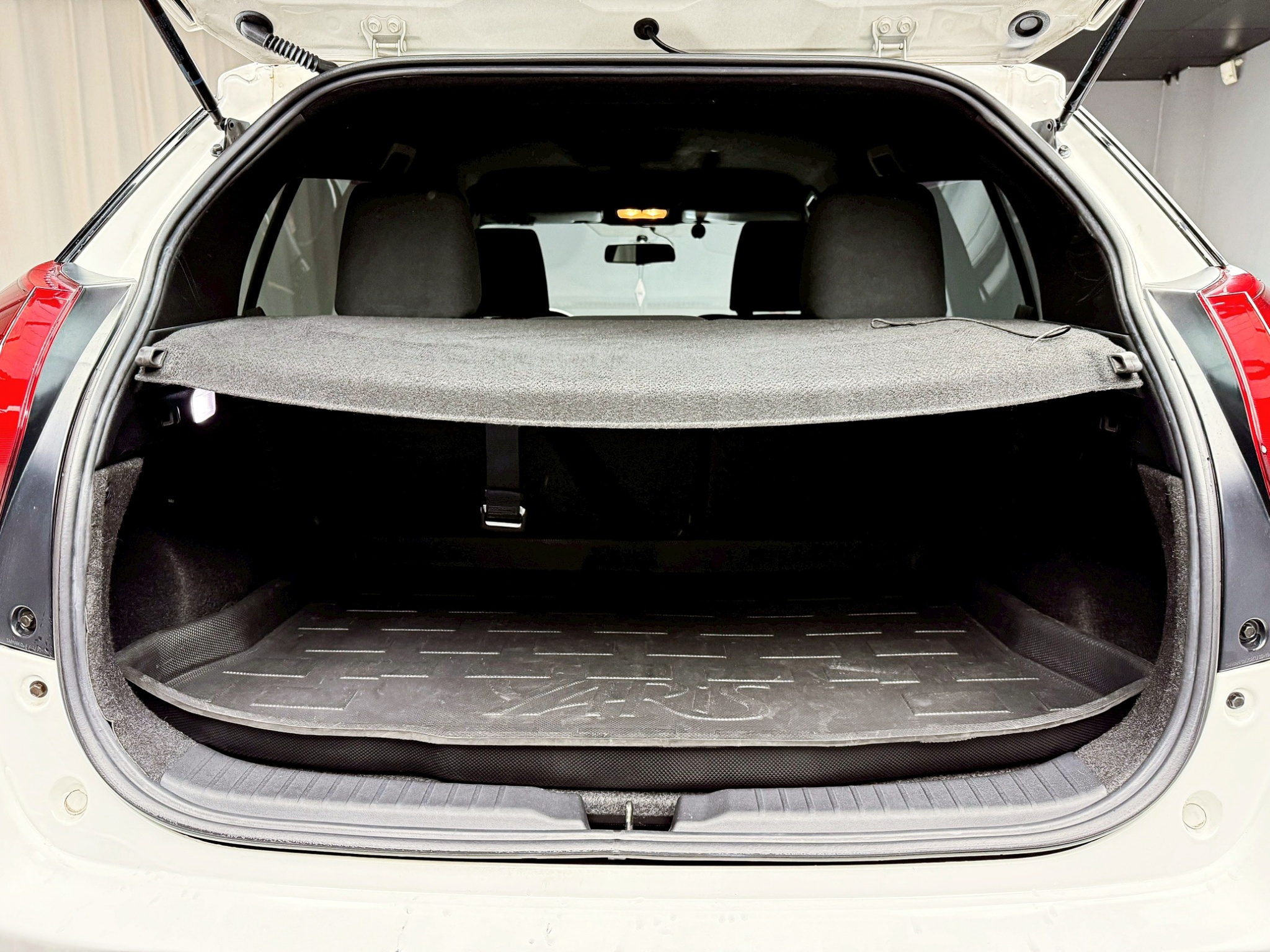 全台到府賞車 2016/17 Toyota Yaris 豪華S版『小李經理』元禾國際車業/中古車/促銷中  第18張相片