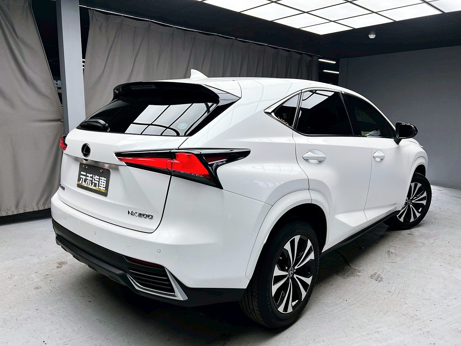 全台到府賞車 2020/21 Lexus NX200 菁英版『小李經理』元禾國際車業/中古車/促銷中  第18張相片