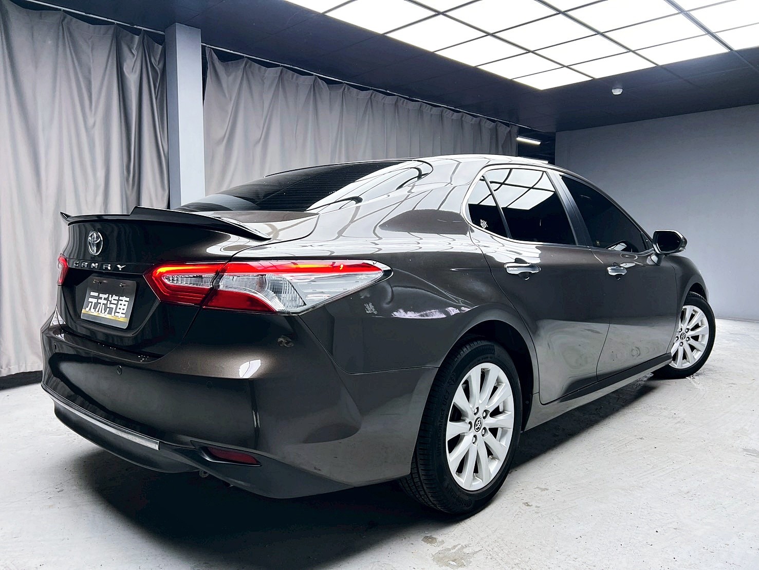 全台到府賞車 2019 Toyota Camry 豪華版『小李經理』元禾國際車業/中古車/促銷中  第18張相片