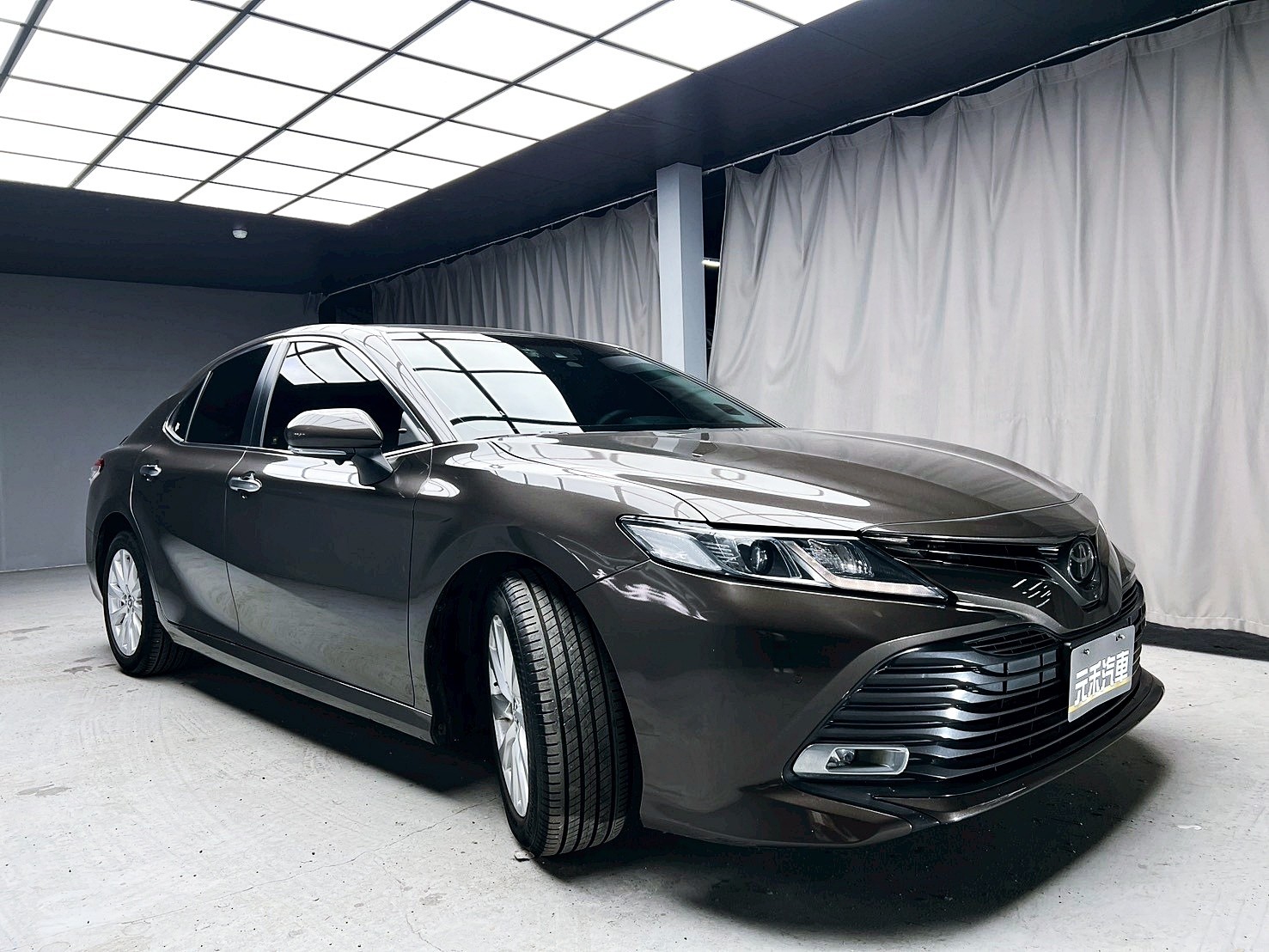 全台到府賞車 2019 Toyota Camry 豪華版『小李經理』元禾國際車業/中古車/促銷中  第20張相片