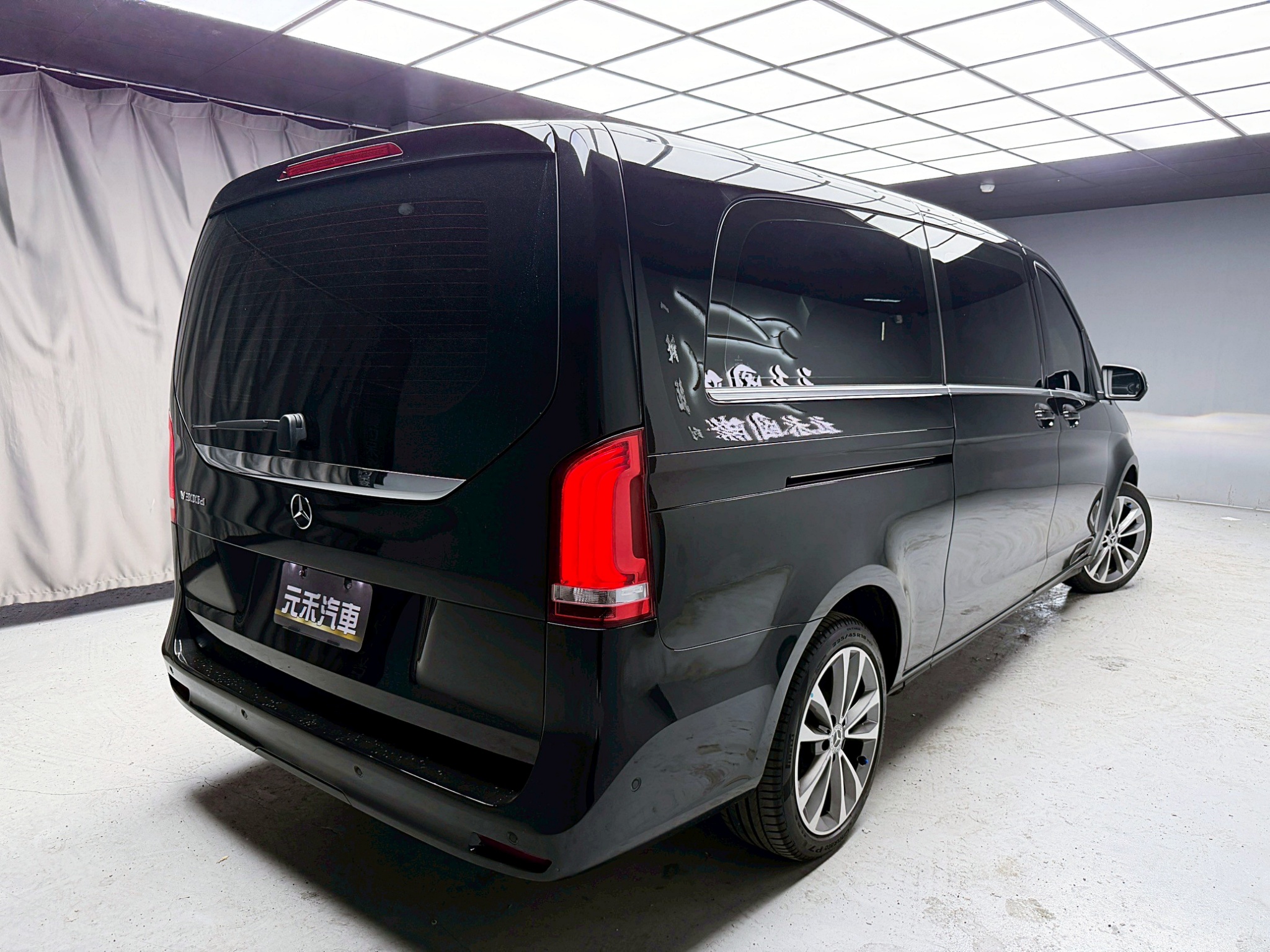 全台到府賞車 2022 Benz V300d Avantgarde W447型『小李經理』元禾國際車業/中古車/促銷中  第18張相片