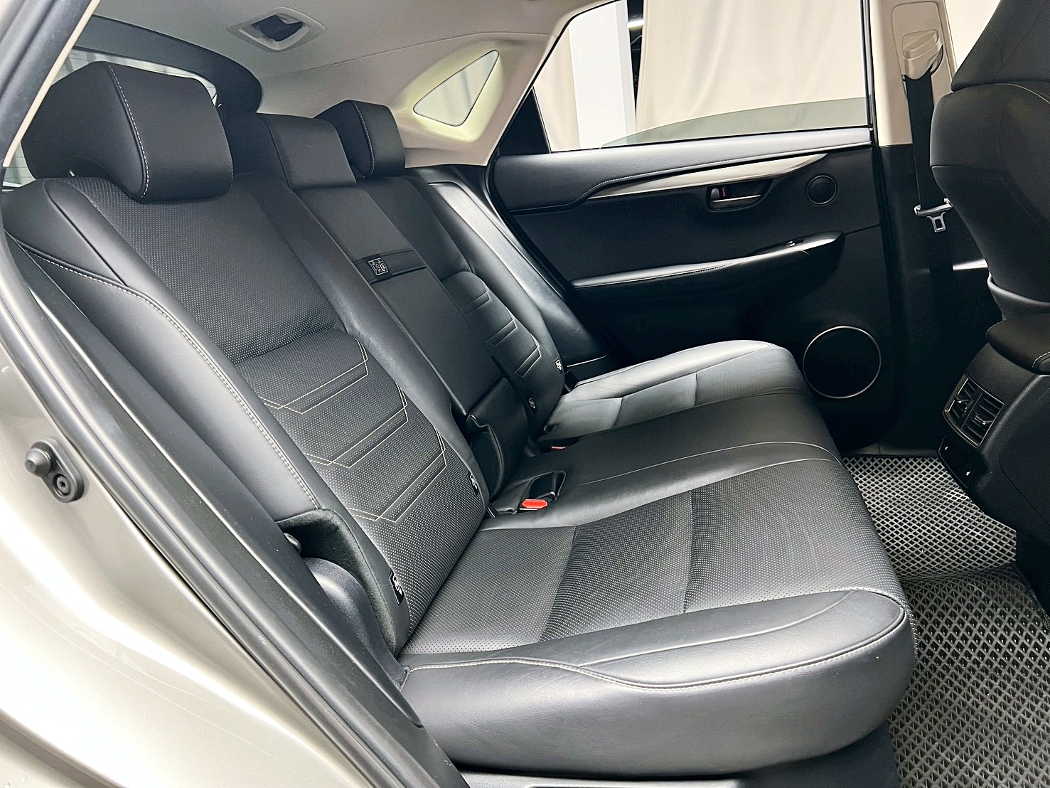 全台到府賞車 2020 Lexus NX300 豪華版『小李經理』元禾國際車業/中古車/促銷中  第12張相片