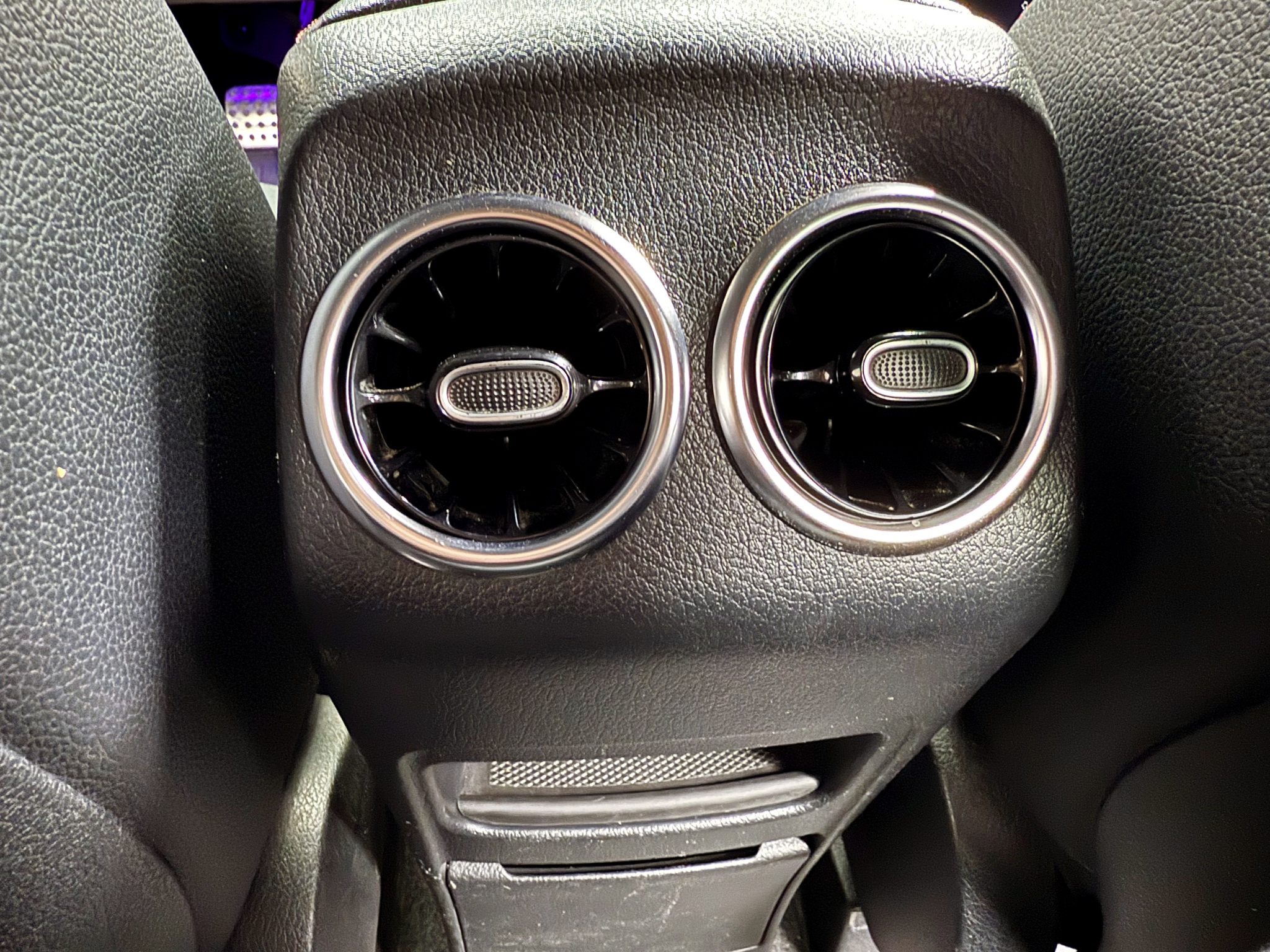 全台到府賞車 2020 Benz GLB200 X247型『小李經理』元禾國際車業/中古車/促銷中  第12張相片