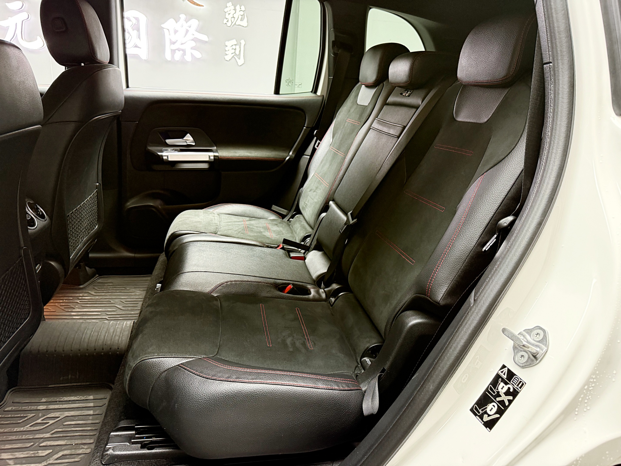 全台到府賞車 2020 Benz GLB200 X247型『小李經理』元禾國際車業/中古車/促銷中  第15張相片