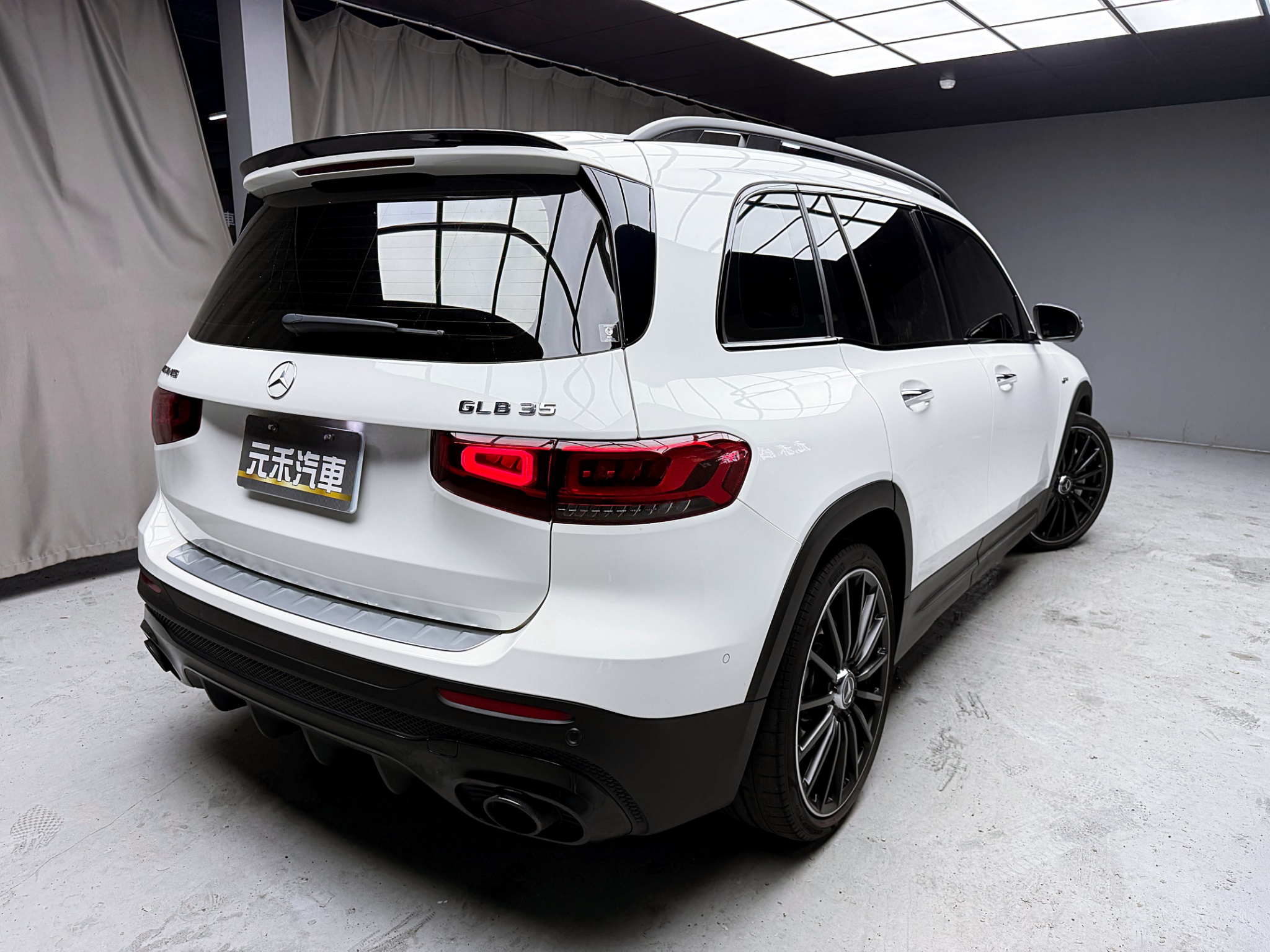 全台到府賞車 2021/22 Benz GLB35 AMG 4MATIC X247型 七人座『小李經理』元禾國際車業/中古車/促銷中  第19張相片