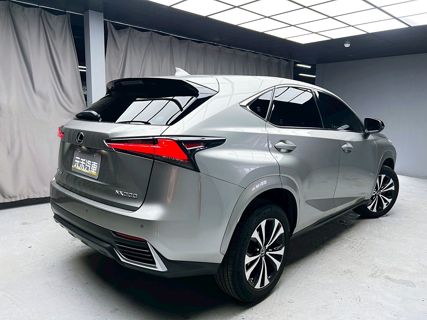 全台到府賞車 2021 Lexus NX200 菁英Plus版『小李經理』元禾國際車業/中古車/促銷中  第18張相片