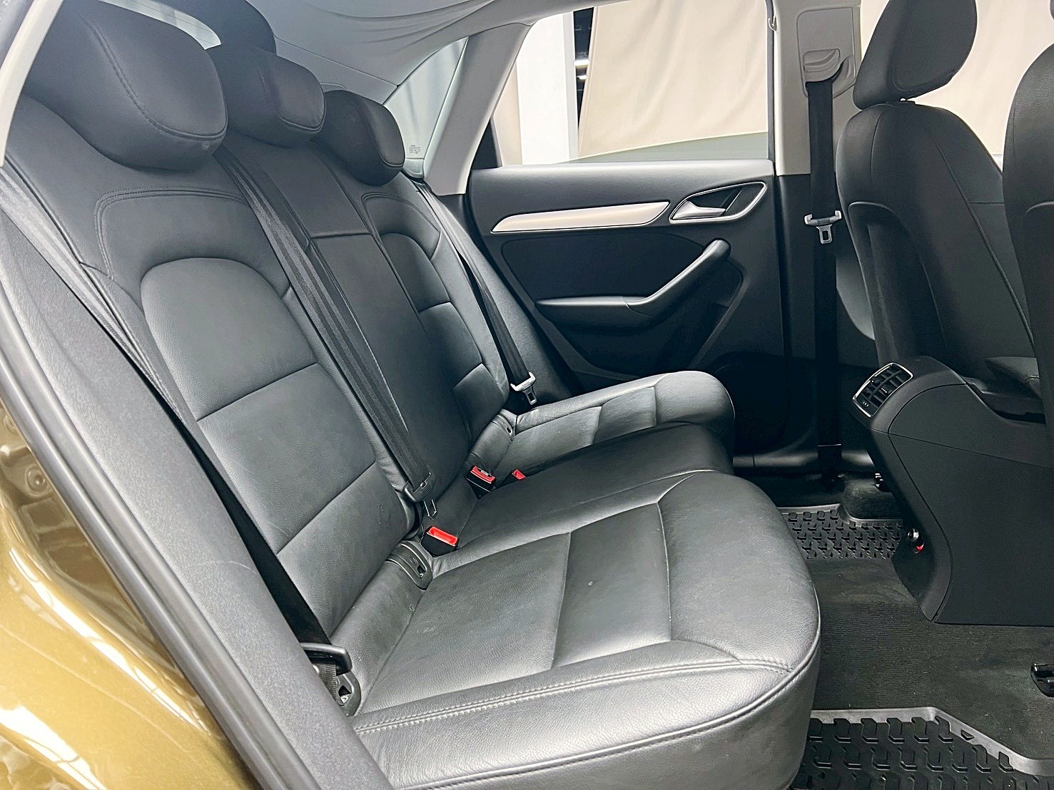 全台到府賞車 2012/13 Audi Q3 TFSI Quattro『小李經理』元禾國際車業/中古車/促銷中  第12張相片