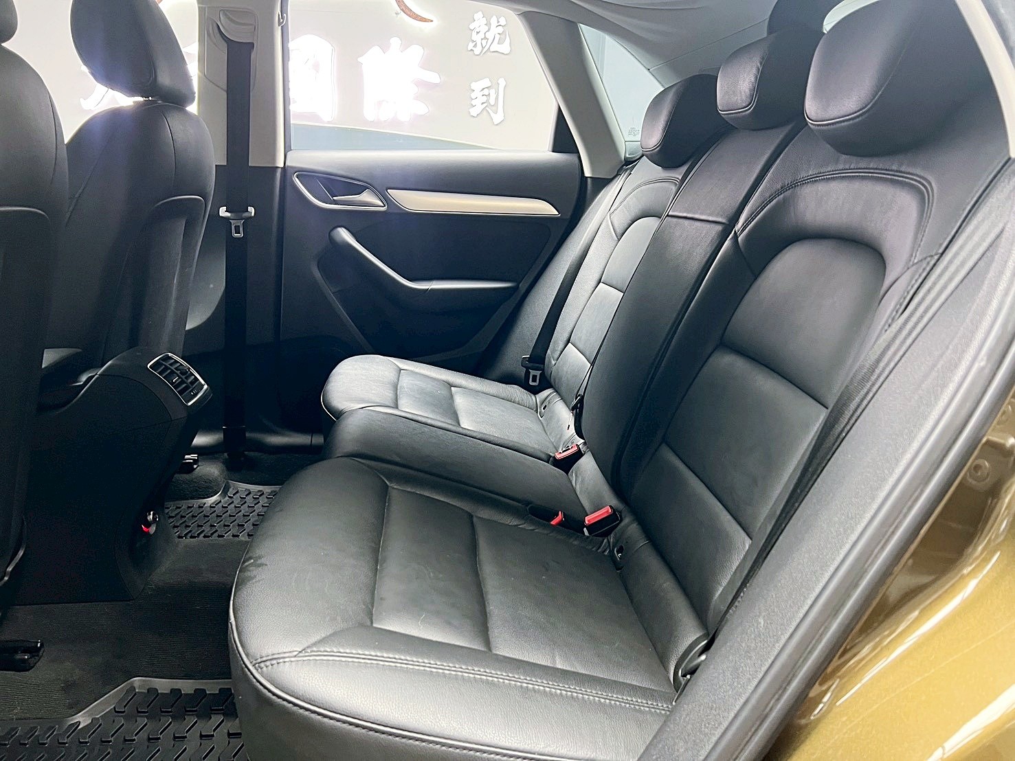 全台到府賞車 2012/13 Audi Q3 TFSI Quattro『小李經理』元禾國際車業/中古車/促銷中  第13張相片