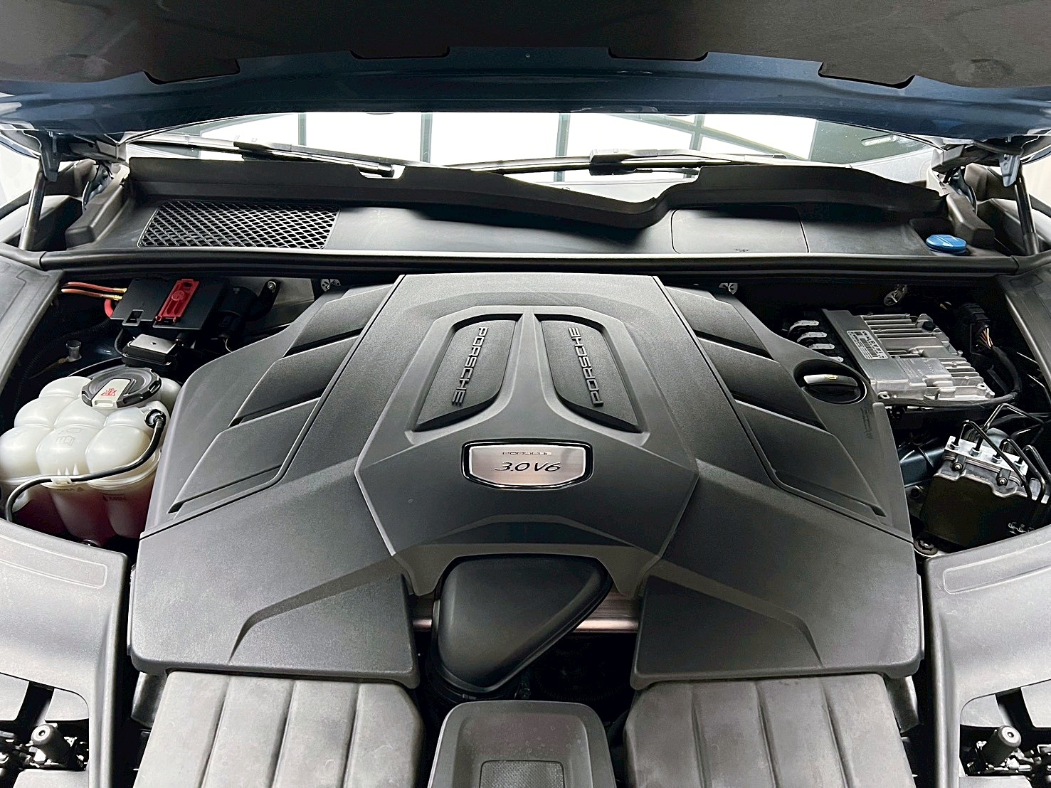 全台到府賞車 2018 Porsche Cayenne V6『小李經理』元禾國際車業/中古車/促銷中  第16張相片