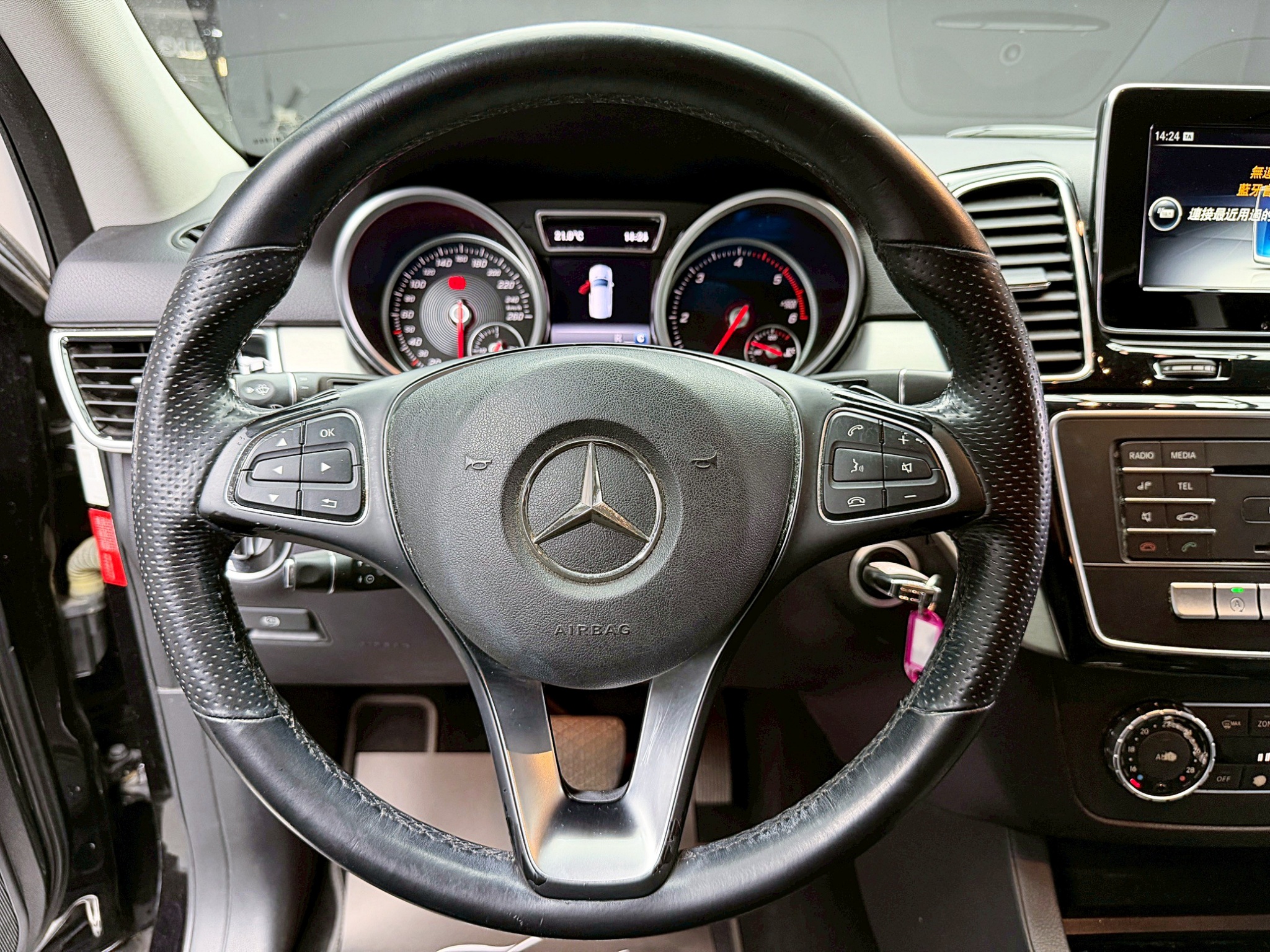 全台到府賞車 2016/17 Benz GLE250d 4MATIC W166型『小李經理』元禾國際車業/中古車/促銷中  第7張相片