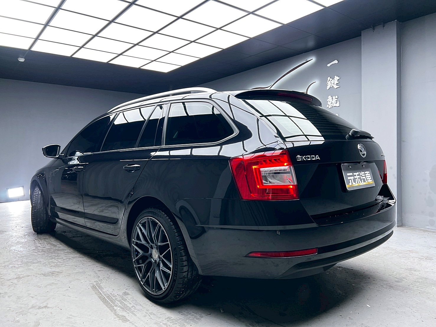 全台到府賞車 2019 Skoda Octavia Combi TSI『小李經理』元禾國際車業/中古車/促銷中  第3張相片