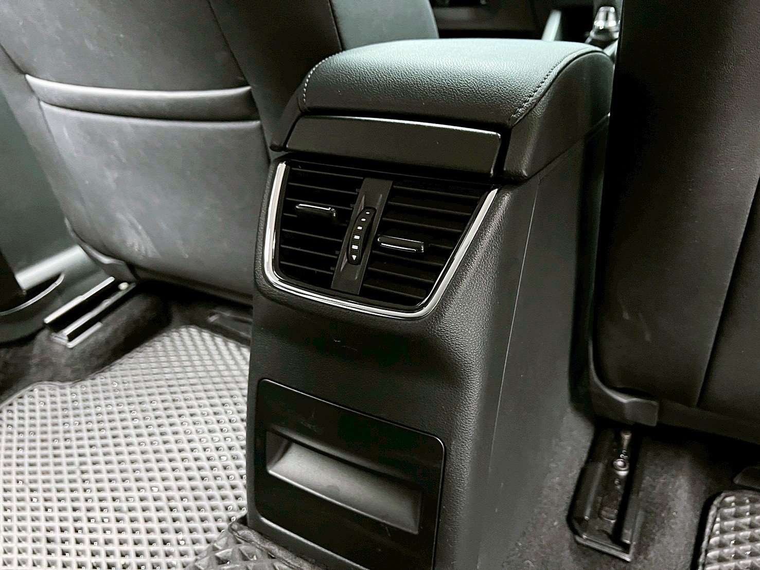 全台到府賞車 2019 Skoda Octavia Combi TSI『小李經理』元禾國際車業/中古車/促銷中  第11張相片